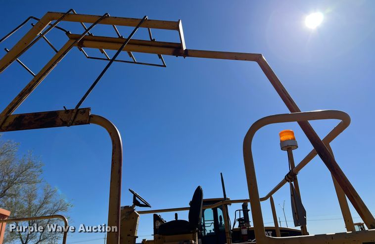 image for item DS2855 Etnyre  chip spreader