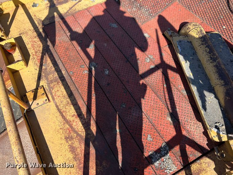 image for item DS2855 Etnyre  chip spreader