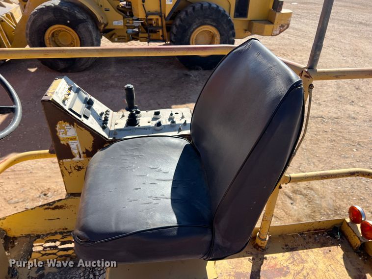 image for item DS2855 Etnyre  chip spreader