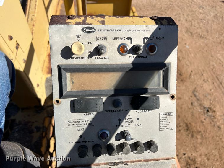 image for item DS2855 Etnyre  chip spreader