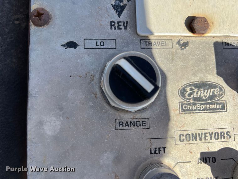 image for item DS2855 Etnyre  chip spreader