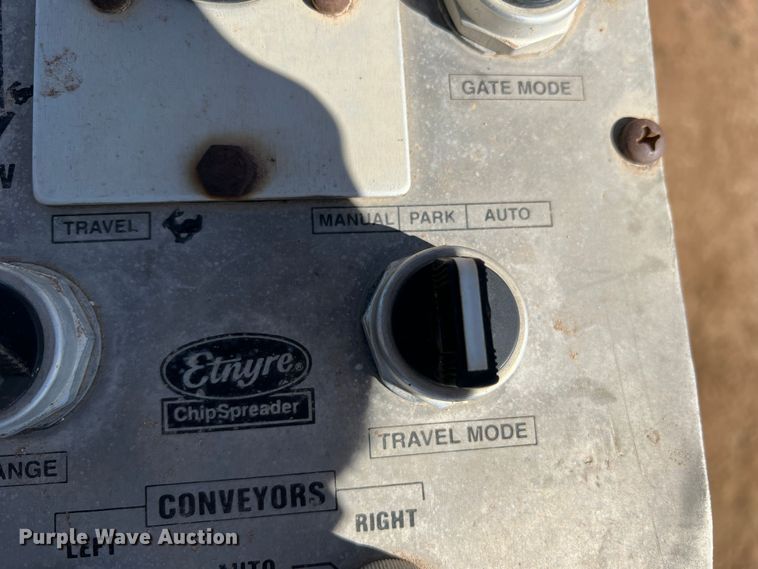 image for item DS2855 Etnyre  chip spreader