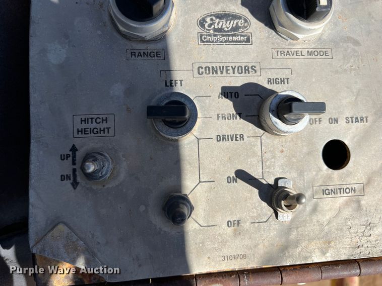 image for item DS2855 Etnyre  chip spreader