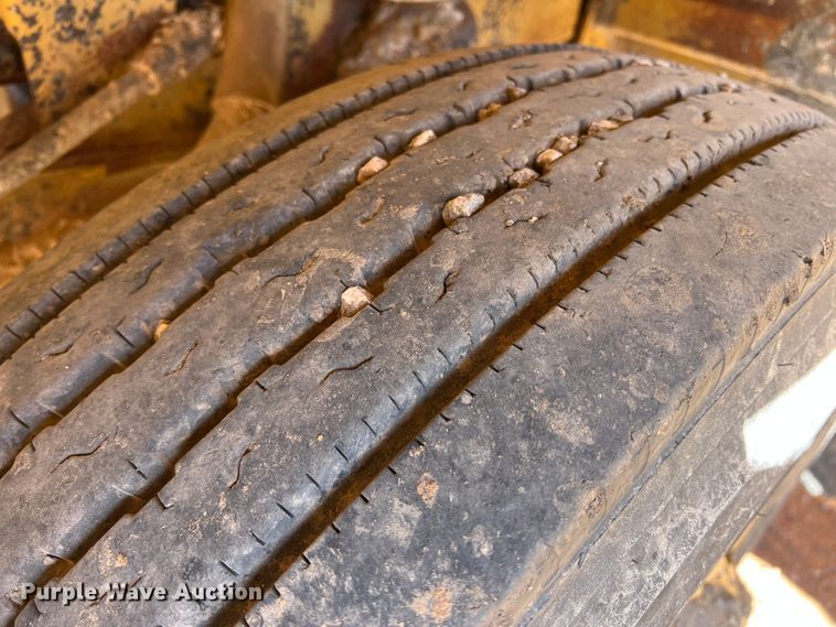 image for item DS2855 Etnyre  chip spreader