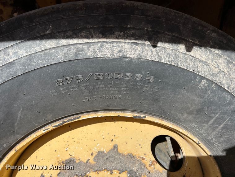 image for item DS2855 Etnyre  chip spreader