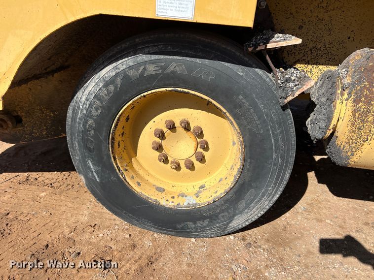 image for item DS2855 Etnyre  chip spreader