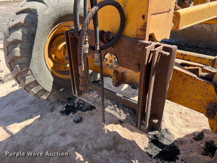 image for item DS2875 1988 John Deere 670B  motor grader