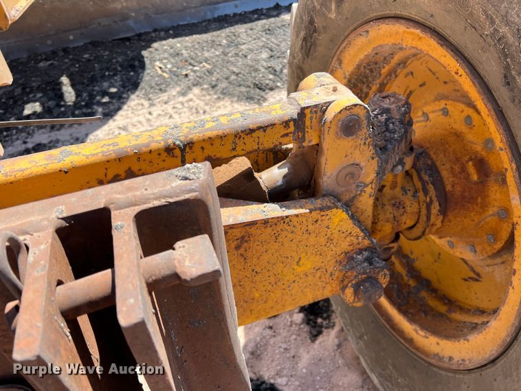 image for item DS2875 1988 John Deere 670B  motor grader