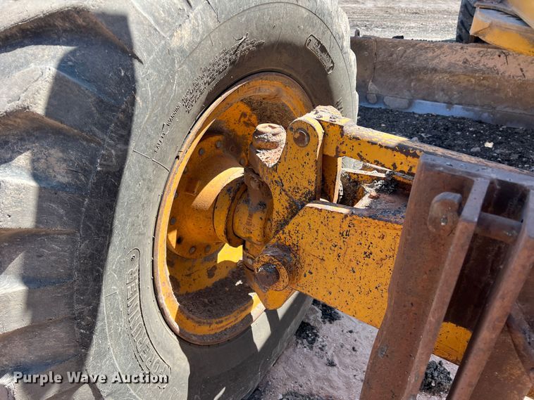 image for item DS2875 1988 John Deere 670B  motor grader