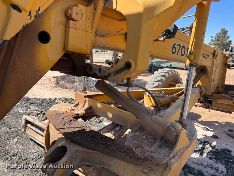 image for item DS2875 1988 John Deere 670B  motor grader