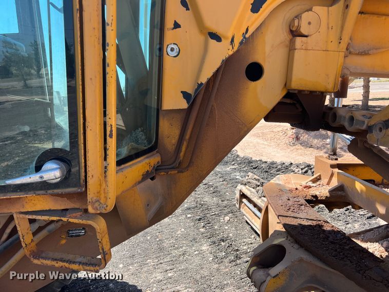 image for item DS2875 1988 John Deere 670B  motor grader