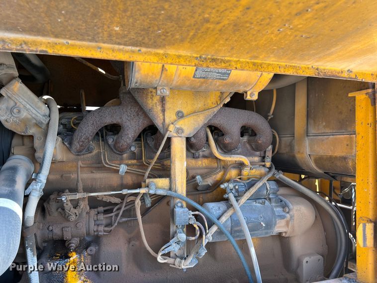 image for item DS2875 1988 John Deere 670B  motor grader