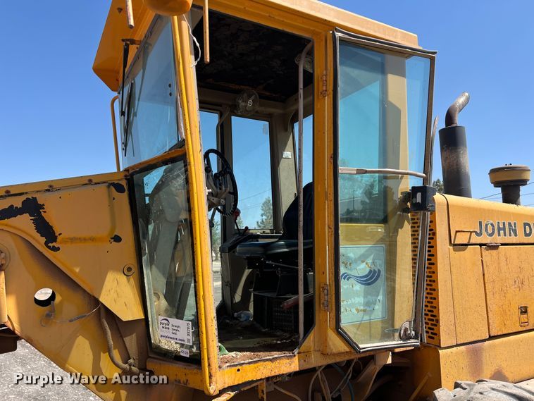 image for item DS2875 1988 John Deere 670B  motor grader