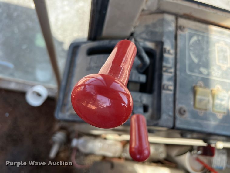 image for item DS2875 1988 John Deere 670B  motor grader