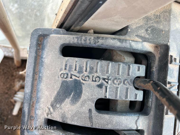 image for item DS2875 1988 John Deere 670B  motor grader