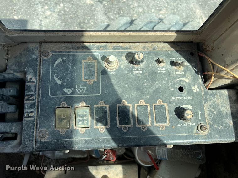 image for item DS2875 1988 John Deere 670B  motor grader