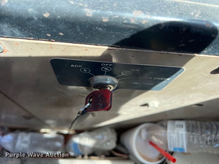 image for item DS2875 1988 John Deere 670B  motor grader