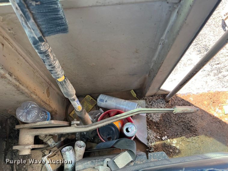 image for item DS2875 1988 John Deere 670B  motor grader