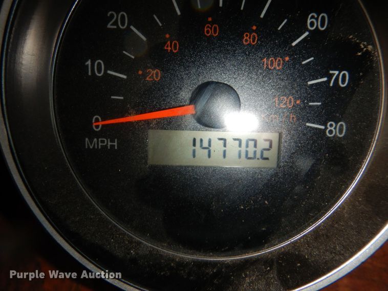 image for item DS6319 2005 Kenworth T800  hydrovac truck