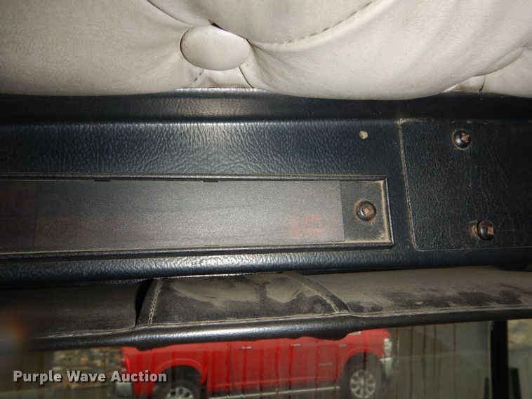 image for item DS6319 2005 Kenworth T800  hydrovac truck