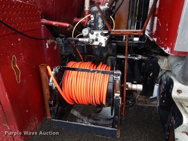 image for item DS6319 2005 Kenworth T800  hydrovac truck