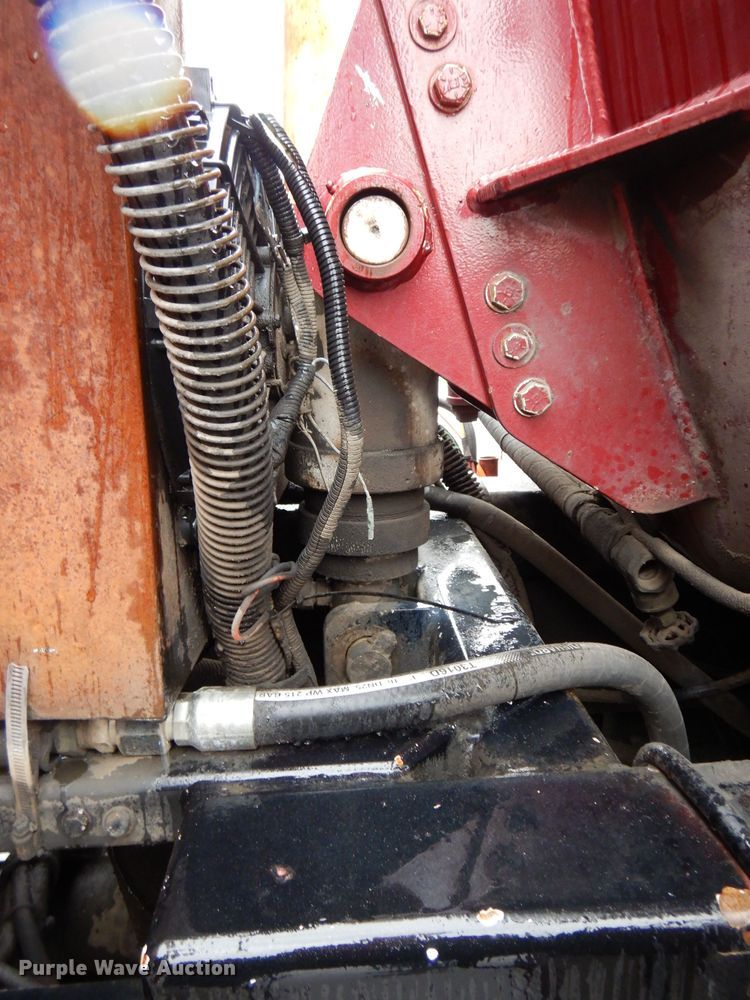 image for item DS6319 2005 Kenworth T800  hydrovac truck