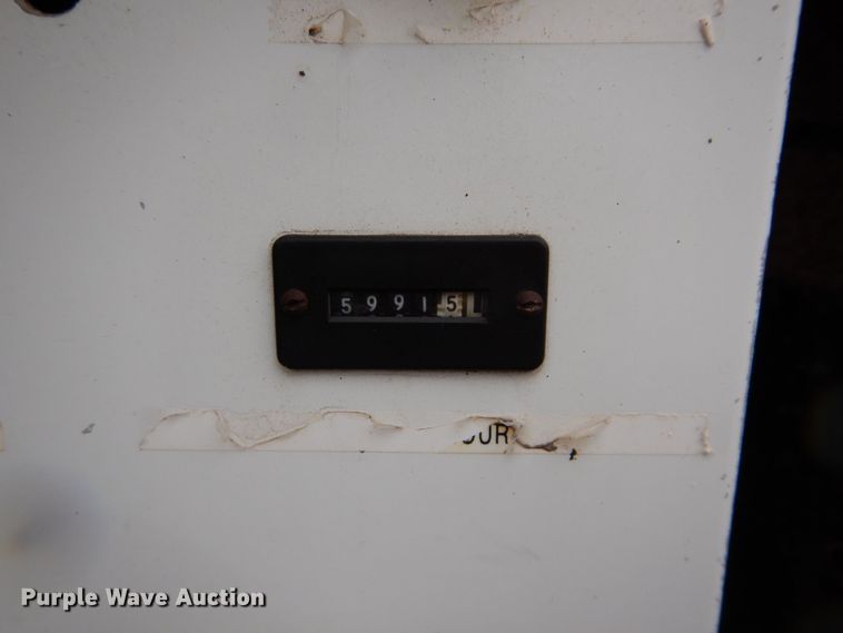 image for item DS6319 2005 Kenworth T800  hydrovac truck