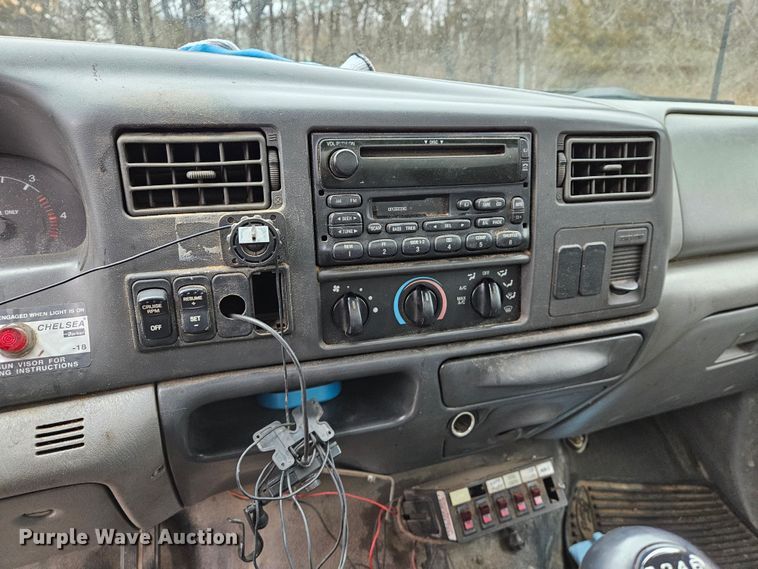 image for item DS6321 2005 Ford F650 Super Duty XLT  chipper truck