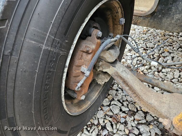 image for item DS6321 2005 Ford F650 Super Duty XLT  chipper truck