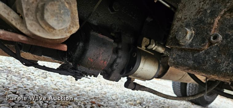 image for item DS6321 2005 Ford F650 Super Duty XLT  chipper truck