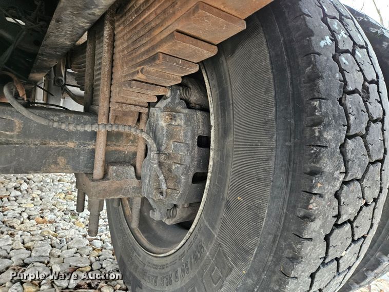 image for item DS6321 2005 Ford F650 Super Duty XLT  chipper truck