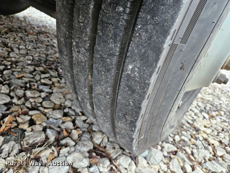 image for item DS6321 2005 Ford F650 Super Duty XLT  chipper truck