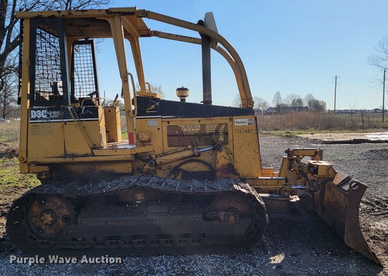 image for item HG9464 1999 Caterpillar D3C LGP Series III  dozer