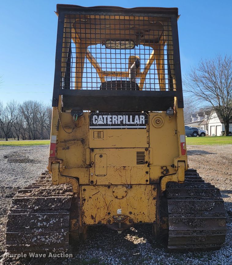 image for item HG9464 1999 Caterpillar D3C LGP Series III  dozer