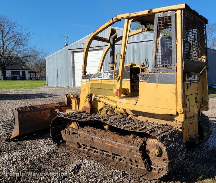 image for item HG9464 1999 Caterpillar D3C LGP Series III  dozer