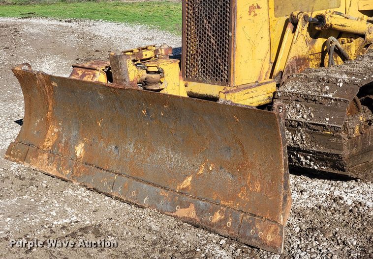 image for item HG9464 1999 Caterpillar D3C LGP Series III  dozer