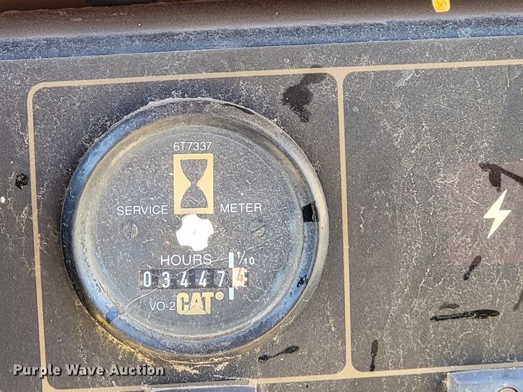 image for item HG9464 1999 Caterpillar D3C LGP Series III  dozer