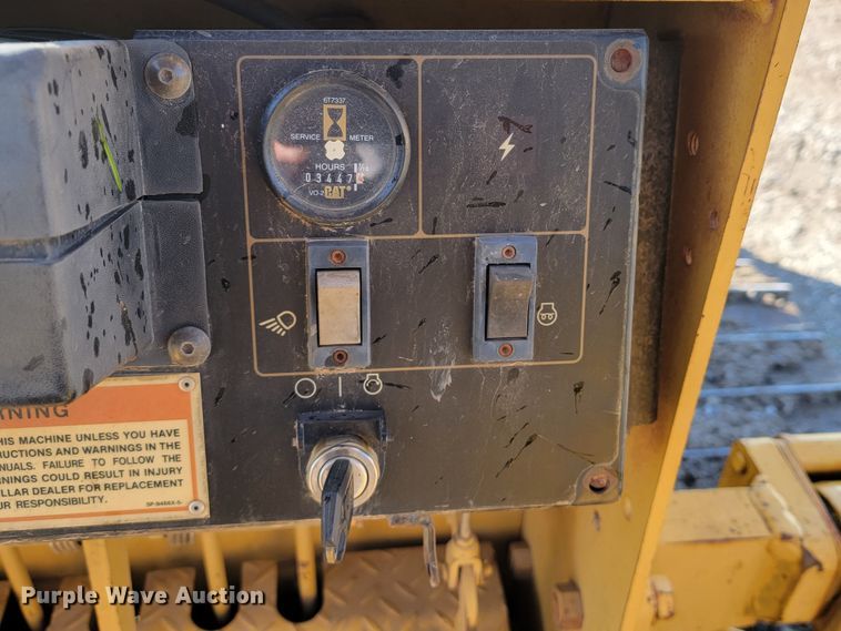 image for item HG9464 1999 Caterpillar D3C LGP Series III  dozer