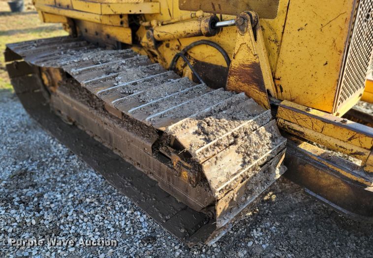 image for item HG9464 1999 Caterpillar D3C LGP Series III  dozer