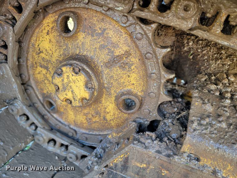 image for item HG9464 1999 Caterpillar D3C LGP Series III  dozer