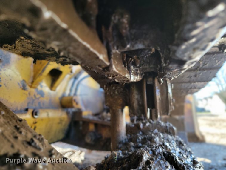 image for item HG9464 1999 Caterpillar D3C LGP Series III  dozer