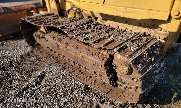 image for item HG9464 1999 Caterpillar D3C LGP Series III  dozer