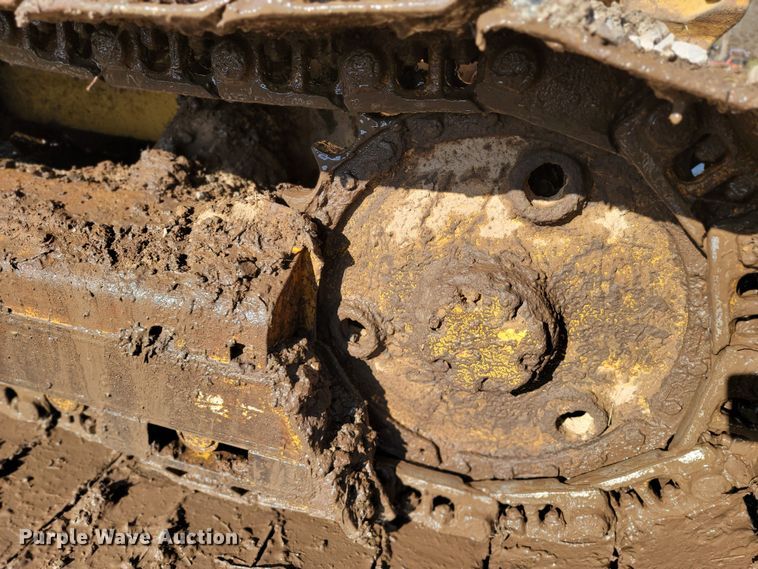 image for item HG9464 1999 Caterpillar D3C LGP Series III  dozer