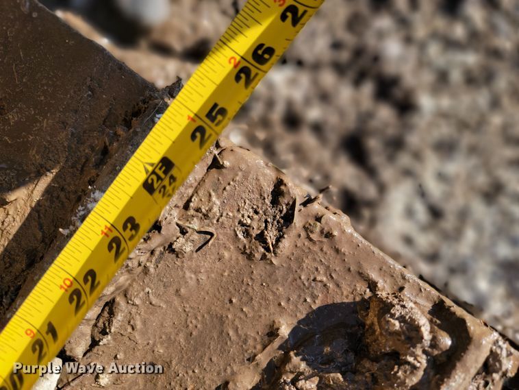 image for item HG9464 1999 Caterpillar D3C LGP Series III  dozer