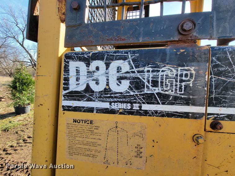 image for item HG9464 1999 Caterpillar D3C LGP Series III  dozer