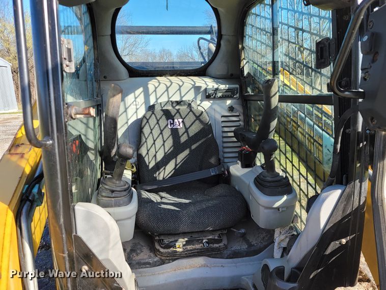 image for item HG9465 2013 Caterpillar 299D XHP  tracked skid steer loader