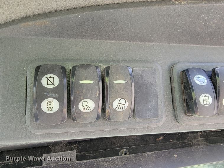 image for item HG9465 2013 Caterpillar 299D XHP  tracked skid steer loader