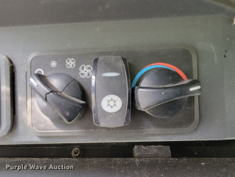 image for item HG9465 2013 Caterpillar 299D XHP  tracked skid steer loader