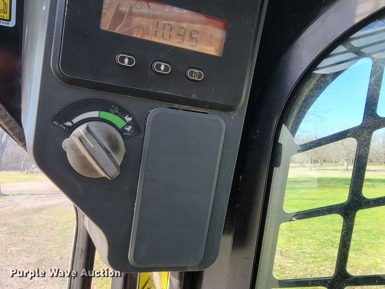 image for item HG9465 2013 Caterpillar 299D XHP  tracked skid steer loader