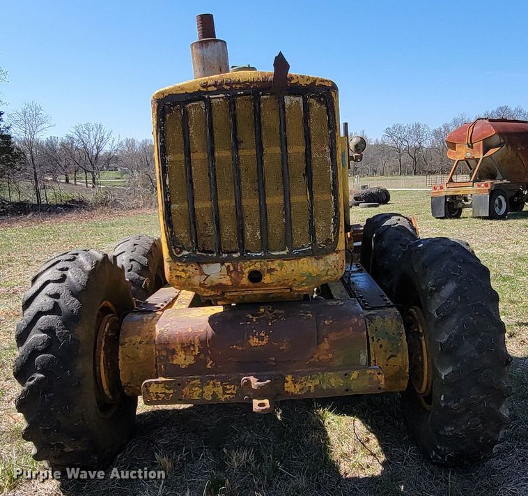 image for item HG9498 1955 Caterpillar 12  rigid frame motor grader